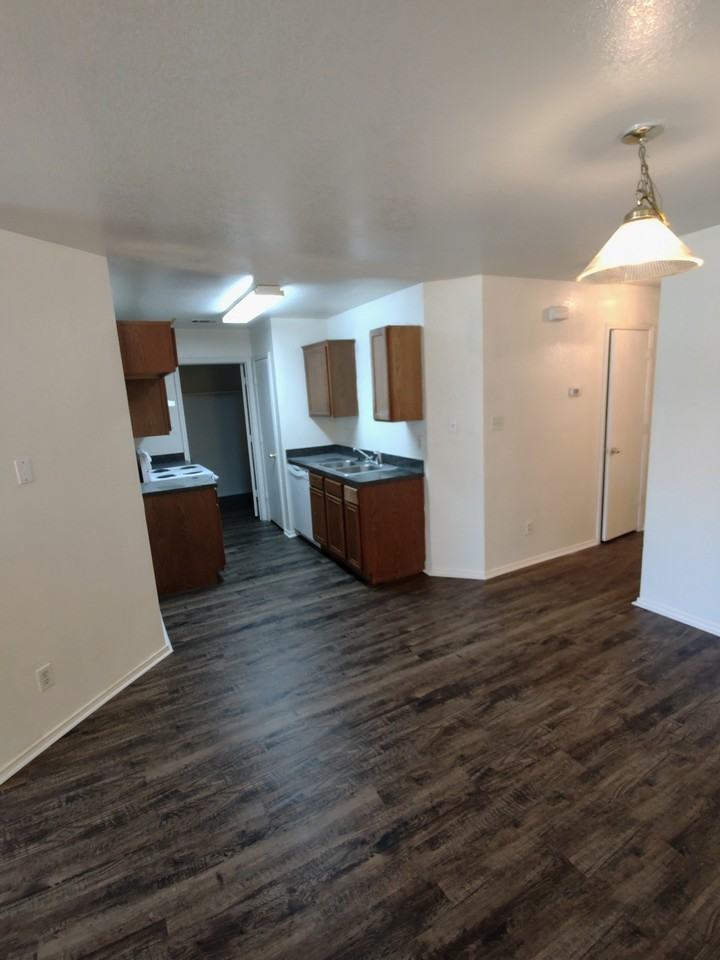 247 Cliff Heights Cir - Photo 2 of 9
