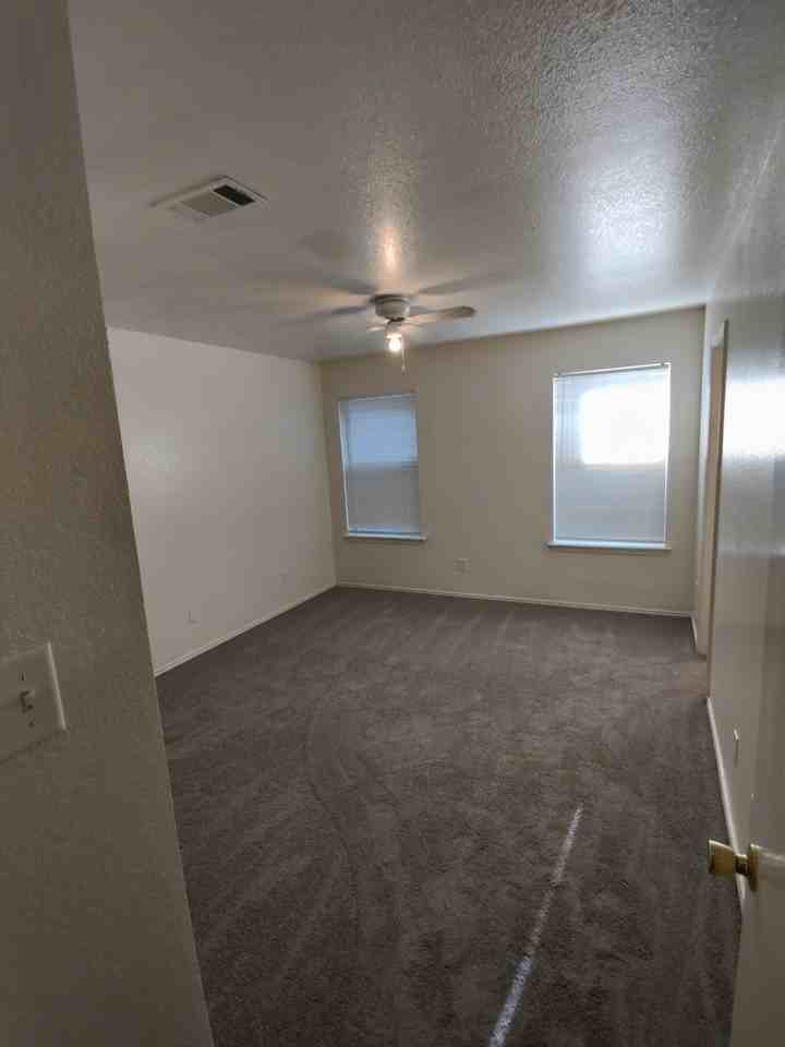 247 Cliff Heights Cir - Photo 7 of 9