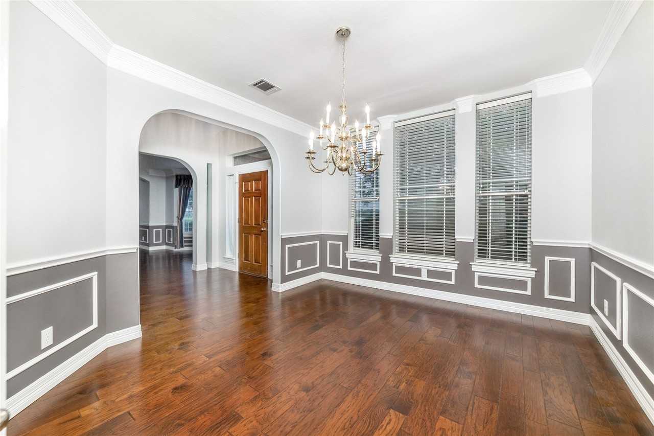 5801 Yeary Rd - Photo 5 of 33
