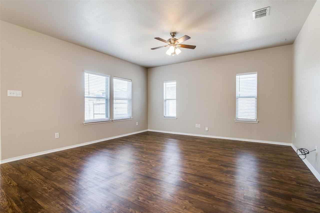 1229 Land Oak Rd - Photo 6 of 25