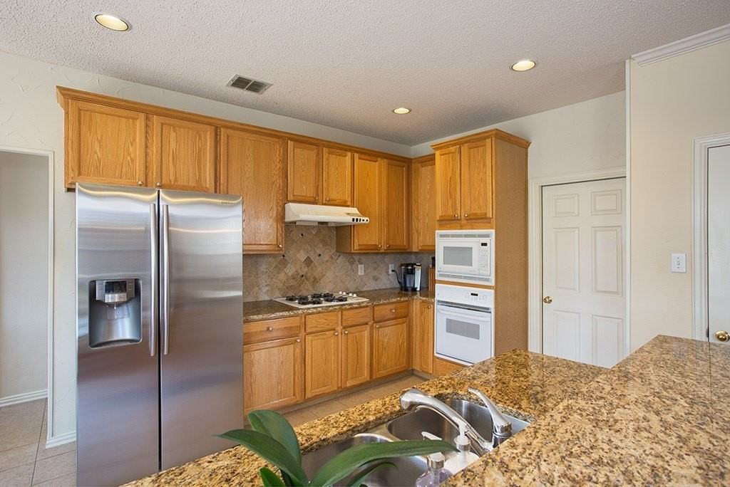 4428 Heath Ct - Photo 2 of 13