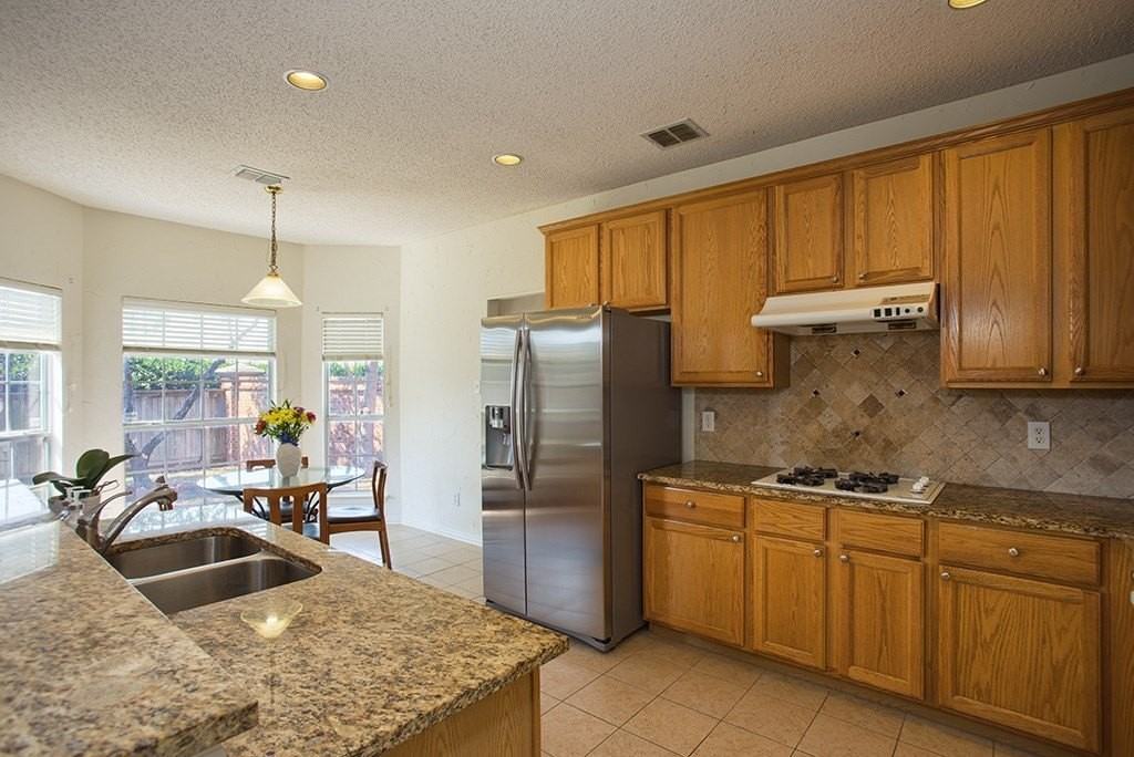 4428 Heath Ct - Photo 3 of 13