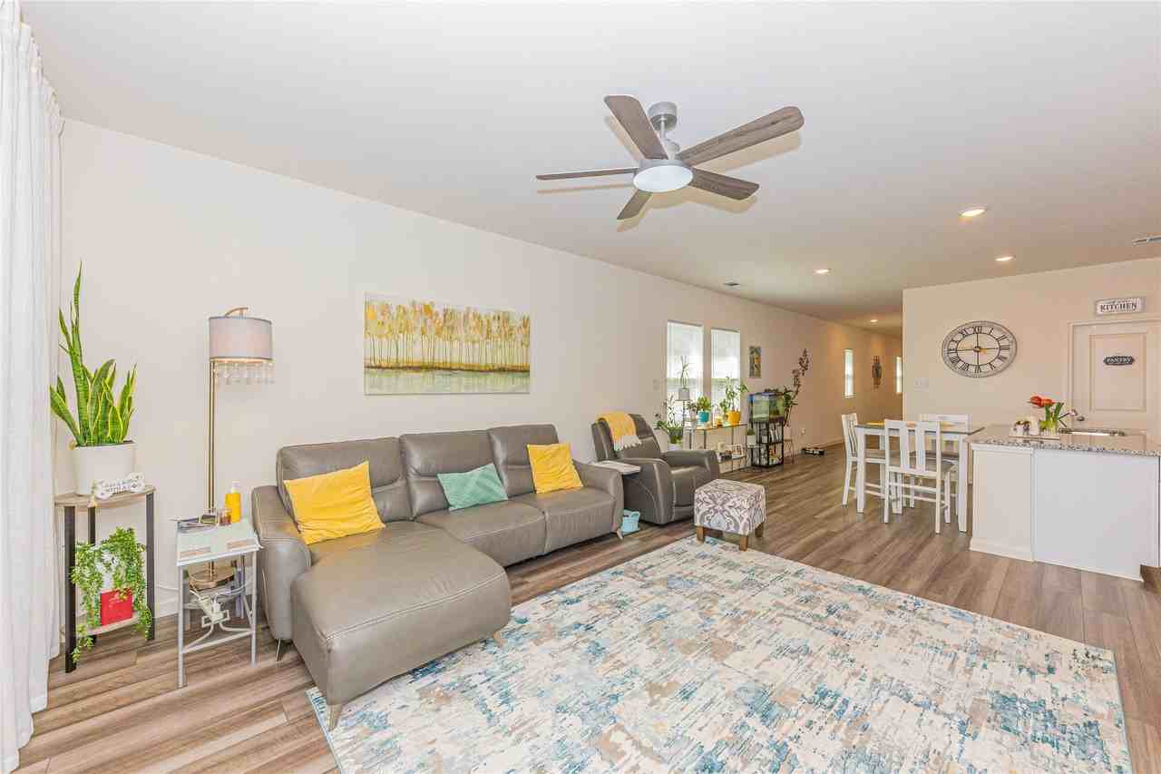 14114 Donahue St - Photo 5 of 20