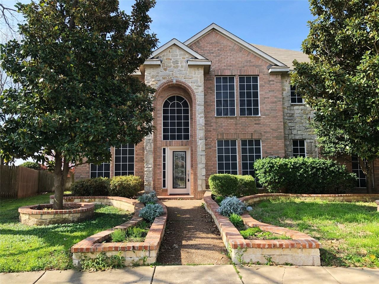 6417 Calloway Dr