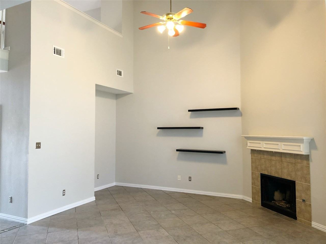 6417 Calloway Dr - Photo 3 of 17