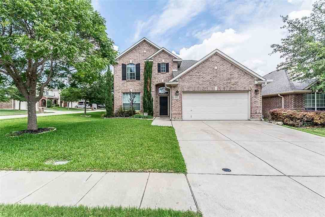 8312 Clear Bay