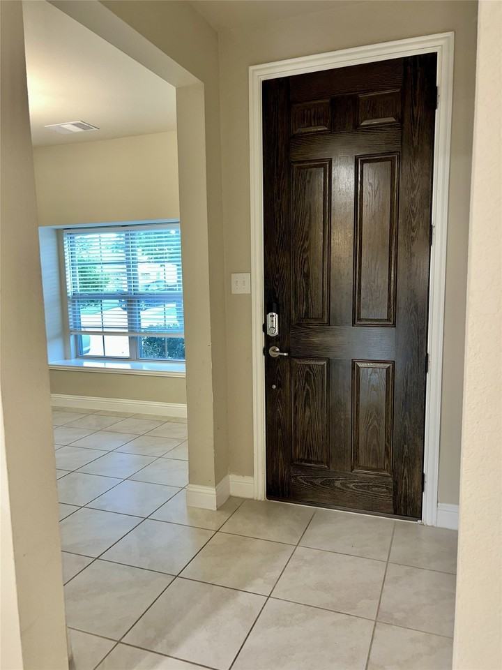 2143 Erika Ln - Photo 3 of 20