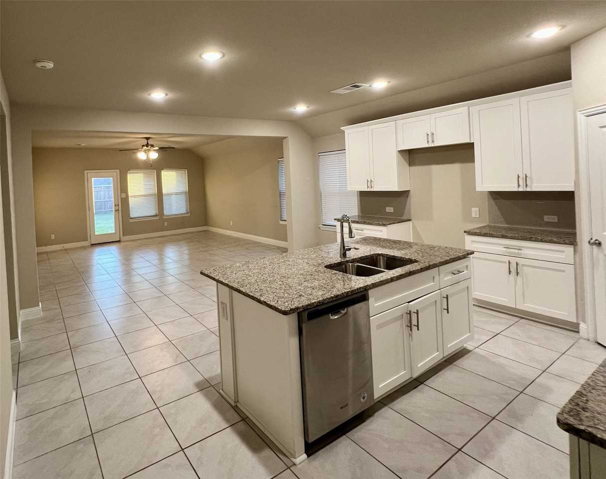 2143 Erika Ln - Photo 5 of 20