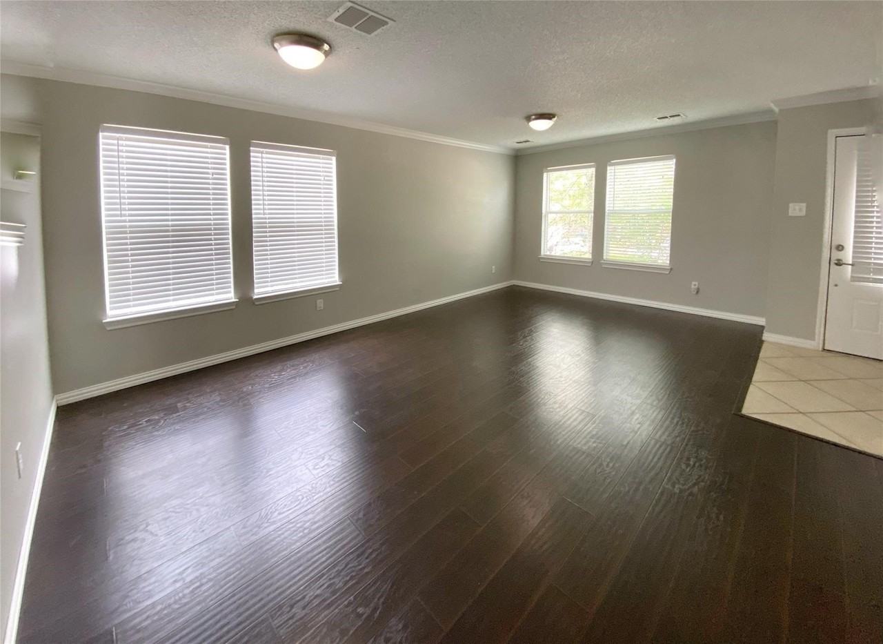 2601 Timberbrook Trl - Photo 2 of 12