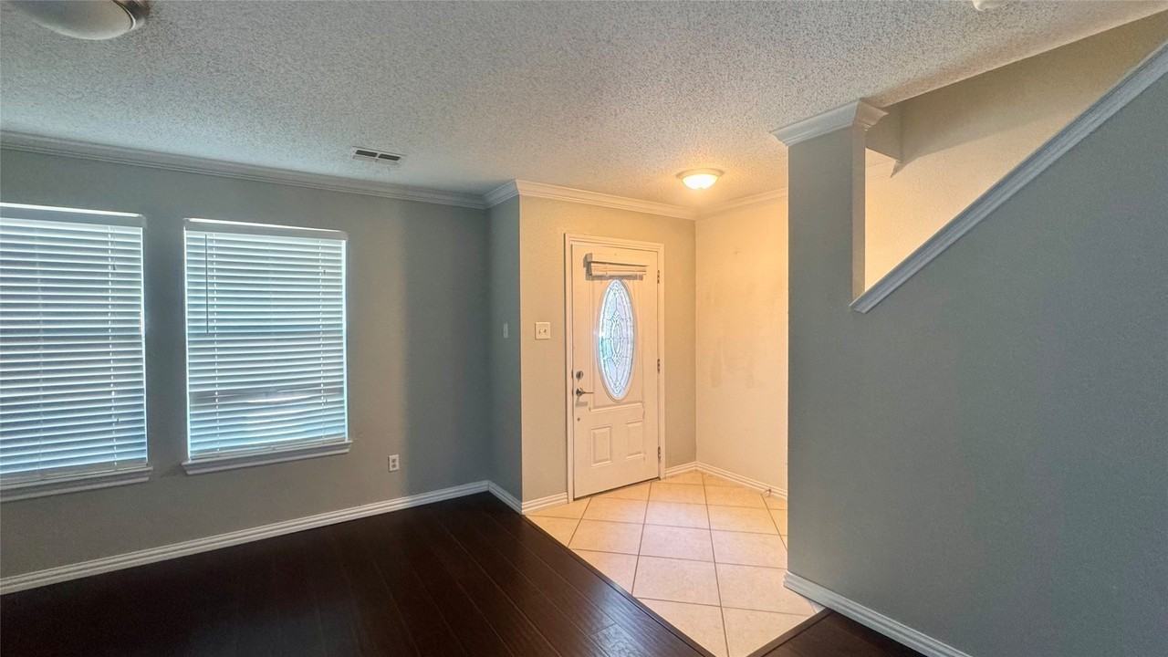 2601 Timberbrook Trl - Photo 4 of 12