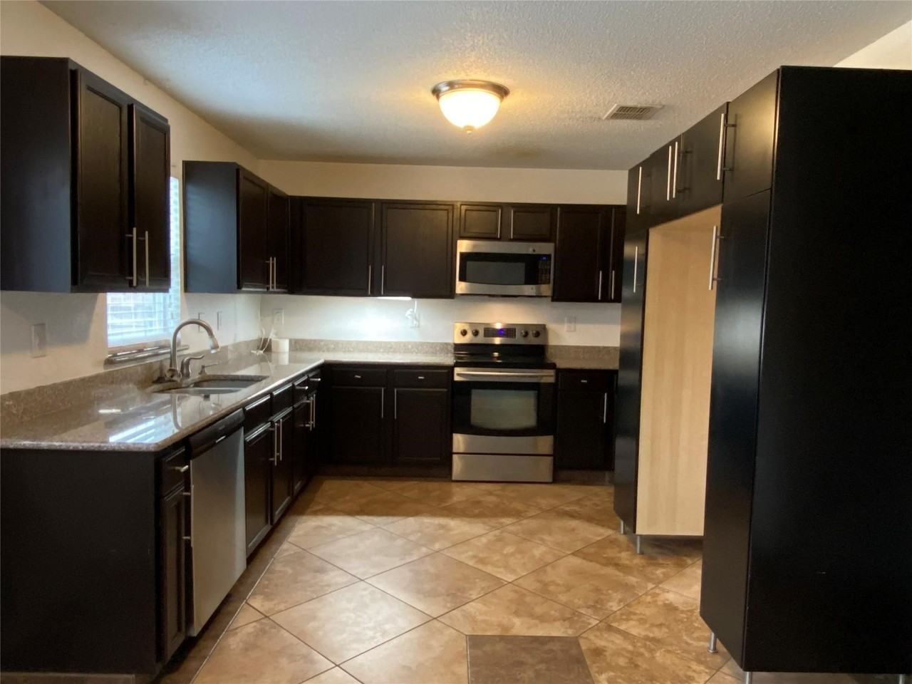 2601 Timberbrook Trl - Photo 5 of 12