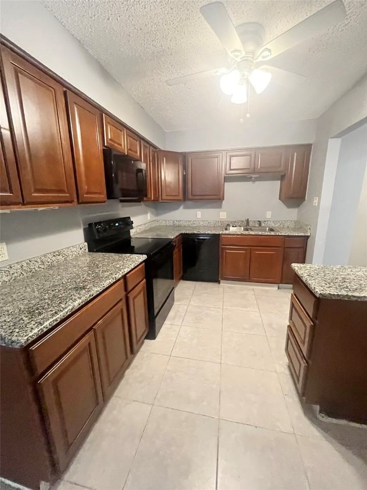 4325 Segura Ct S - Photo 5 of 15