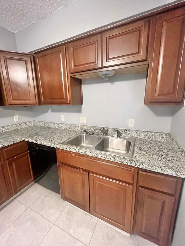 4325 Segura Ct S - Photo 6 of 15