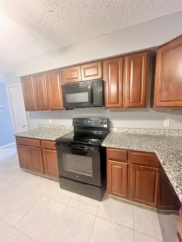 4325 Segura Ct S - Photo 7 of 15