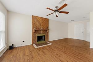 featured image of 401 N 7th St