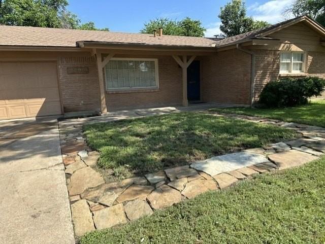 2820 Southgate Dr - Photo 2 of 24