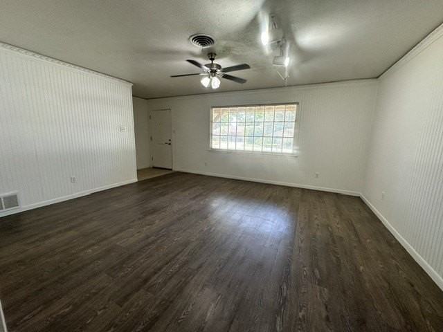 2820 Southgate Dr - Photo 4 of 24