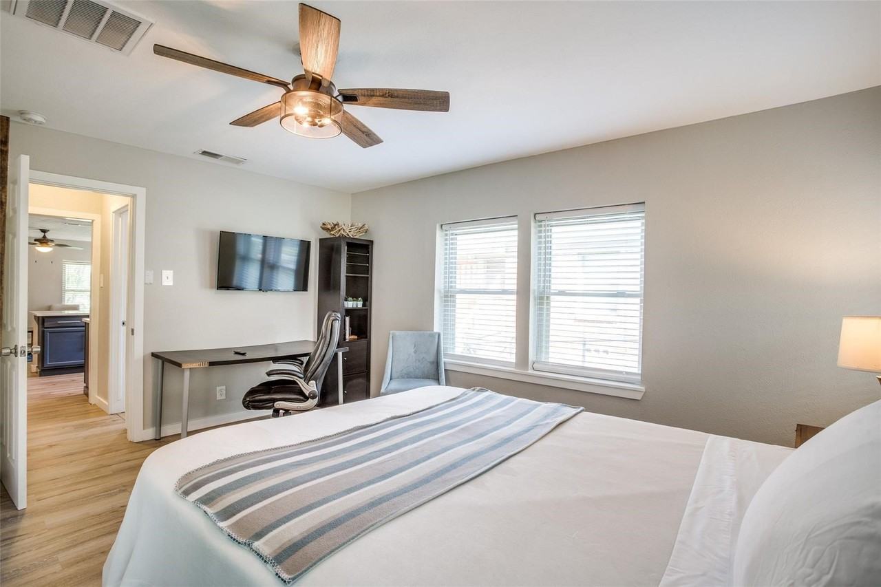 408 N Oak Cliff Blvd - Photo 5 of 6