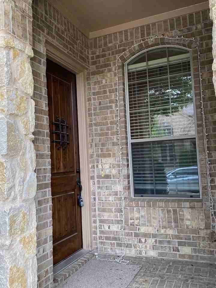 4679 Edith St - Photo 5 of 34