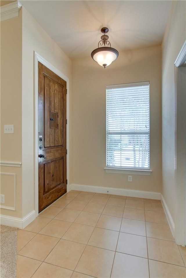 4679 Edith St - Photo 6 of 34