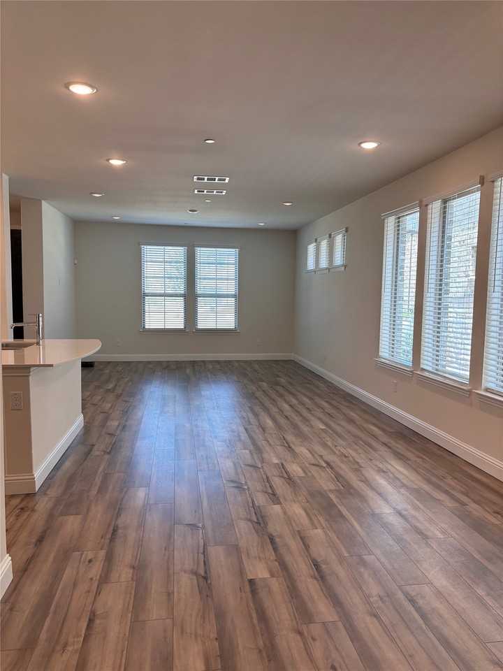 416 4th St - Photo 2 of 25