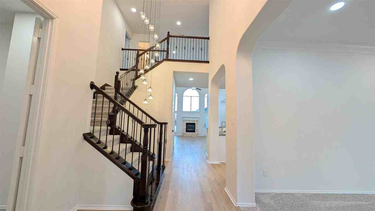 2009 Templegate Dr - Photo 2 of 37