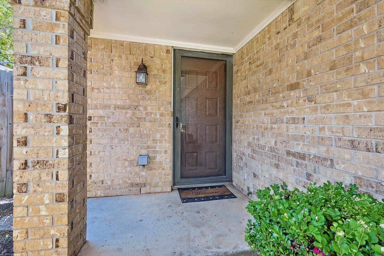5137 Shoregate Dr - Photo 4 of 25
