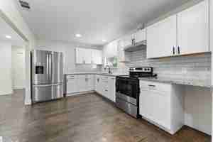 featured image of 3806 Castle Hills Dr