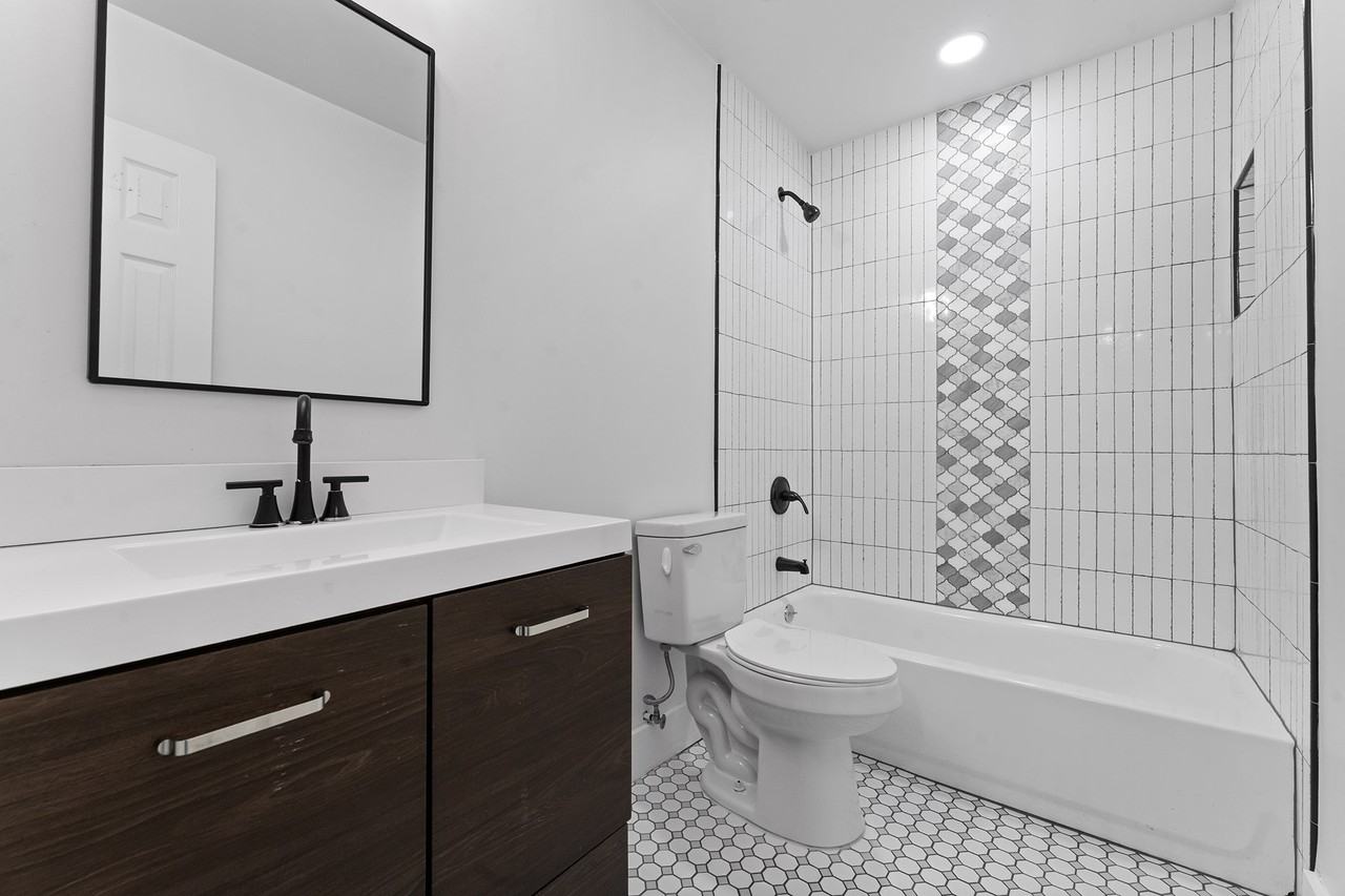 3806 Castle Hills Dr - Photo 2 of 18