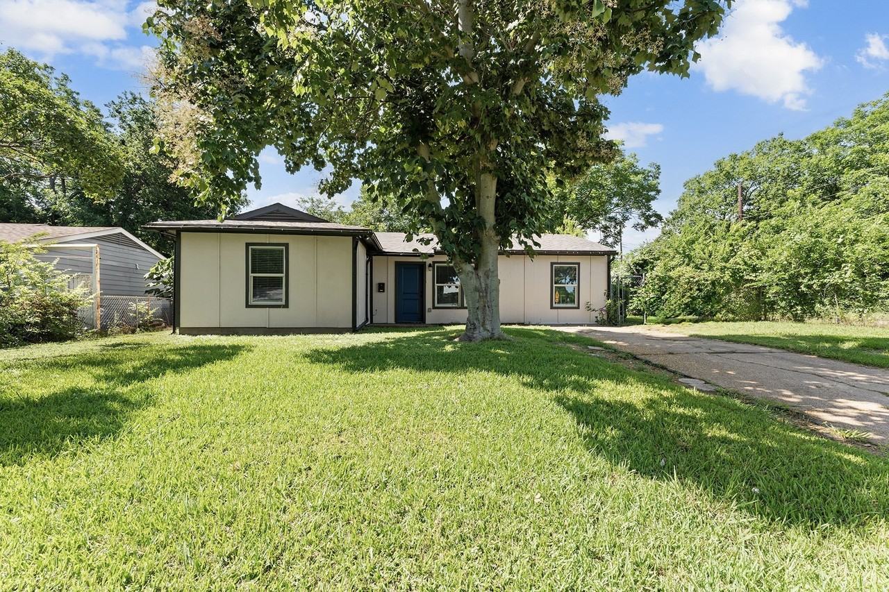 3806 Castle Hills Dr - Photo 4 of 18