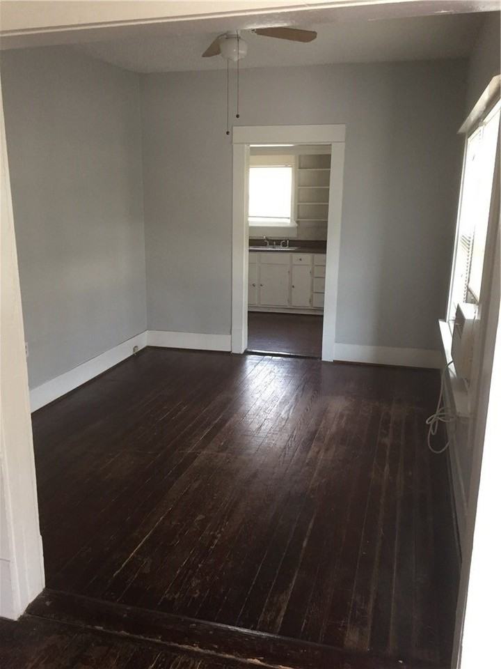 813 W 8th St #3 - Photo 3 of 15