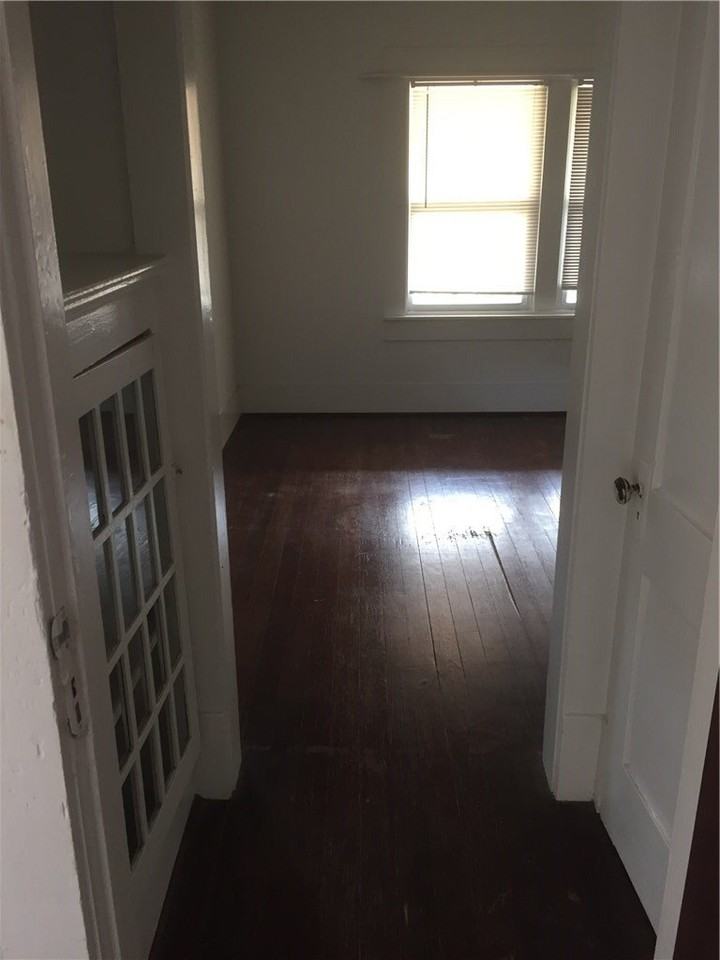 813 W 8th St #3 - Photo 5 of 15