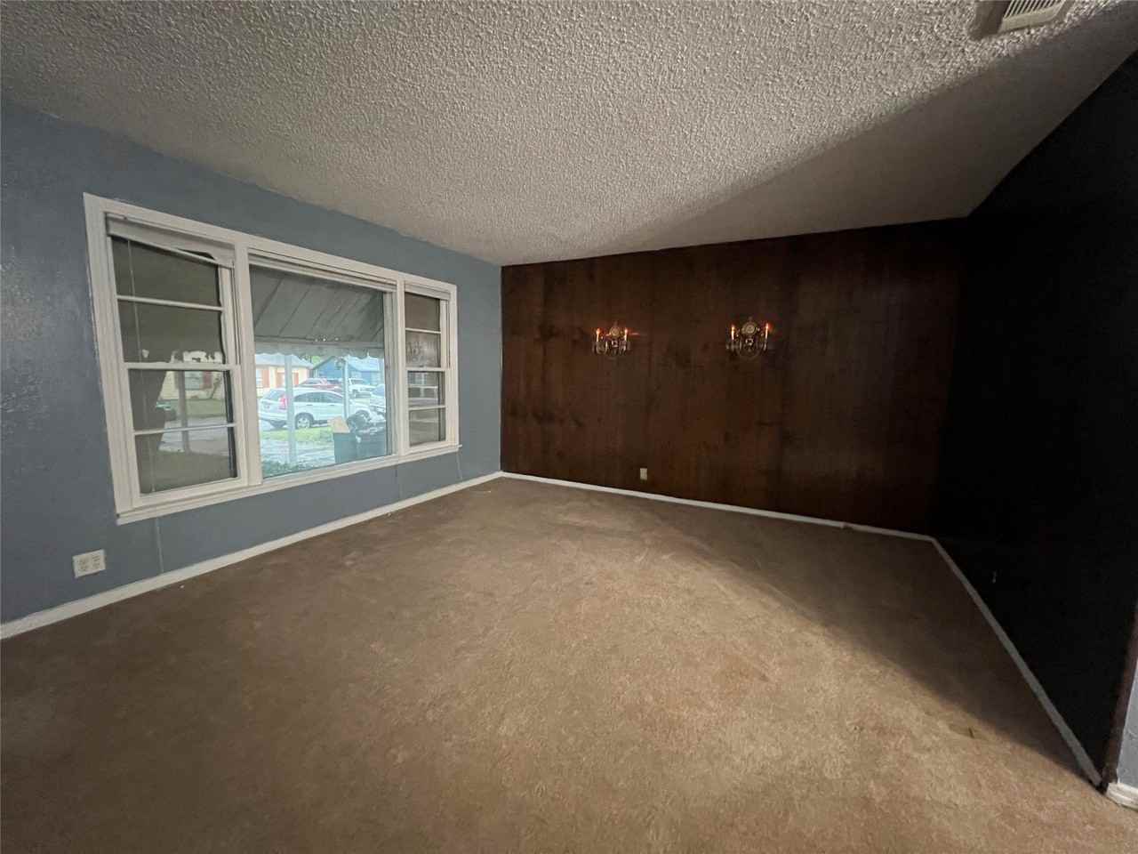 4233 Voncille St - Photo 4 of 23