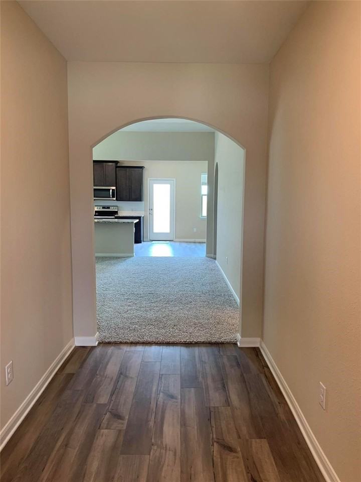 219 Golden Sands Ln - Photo 5 of 10