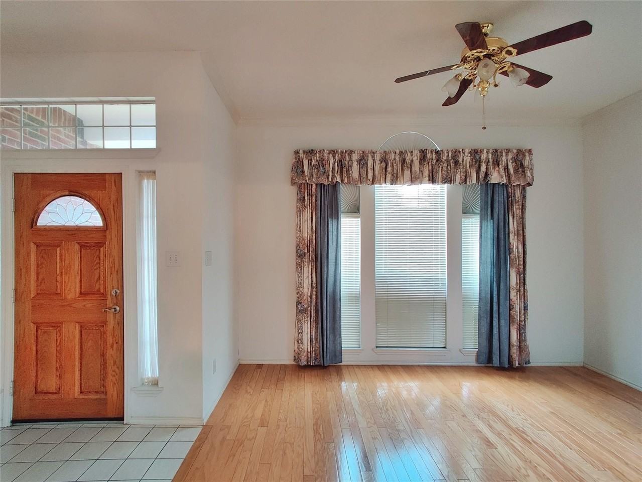 7316 Milton Ln - Photo 2 of 21