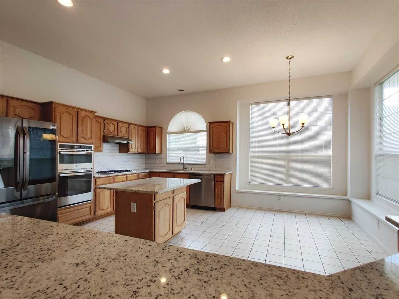7316 Milton Ln - Photo 7 of 21