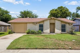 6221 Pine St - Photo 1 of 1