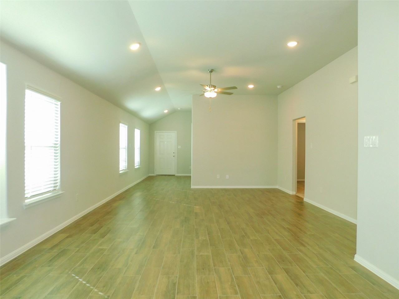 14017 Earlham St - Photo 5 of 26