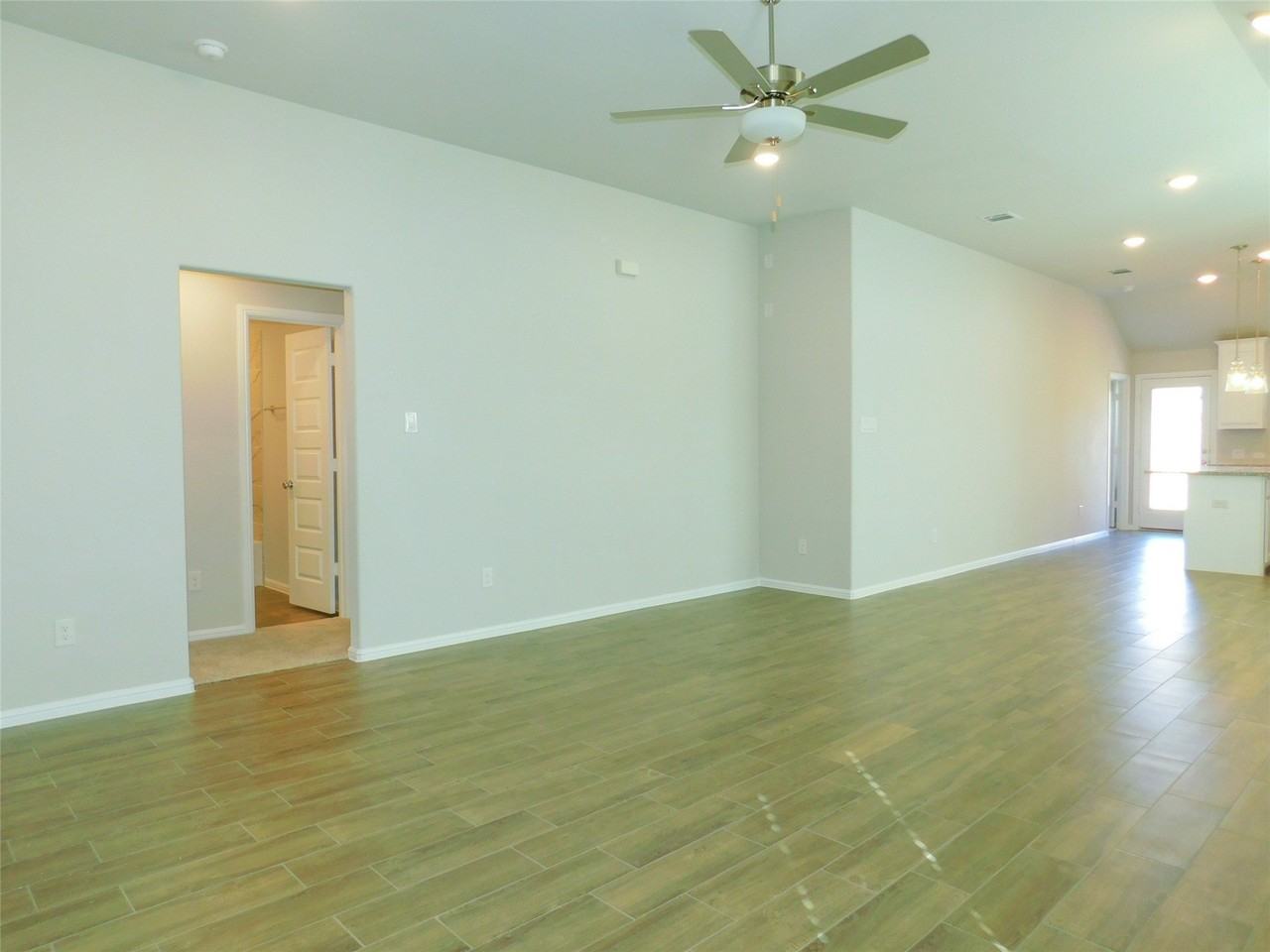 14017 Earlham St - Photo 7 of 26