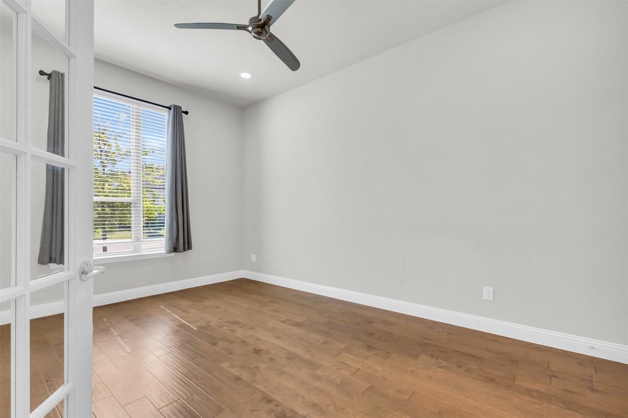 6657 Barnes Dr - Photo 5 of 40