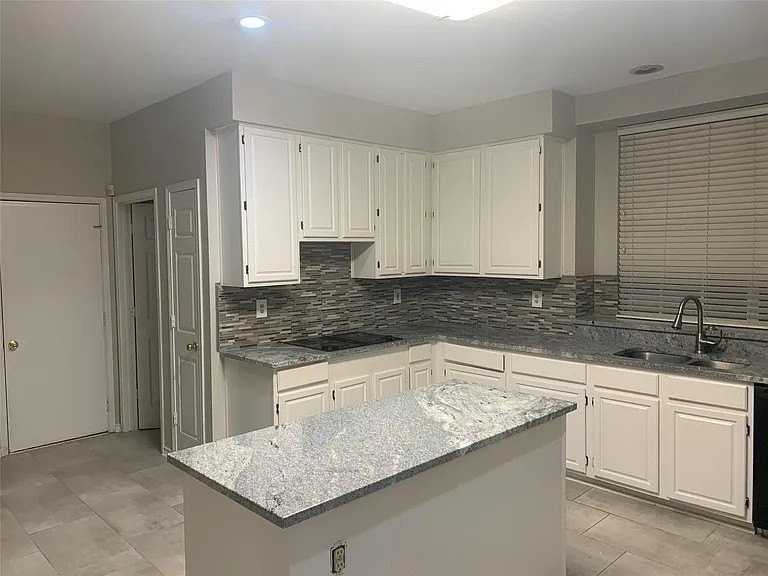 7508 Crested Butte Dr - Photo 2 of 15