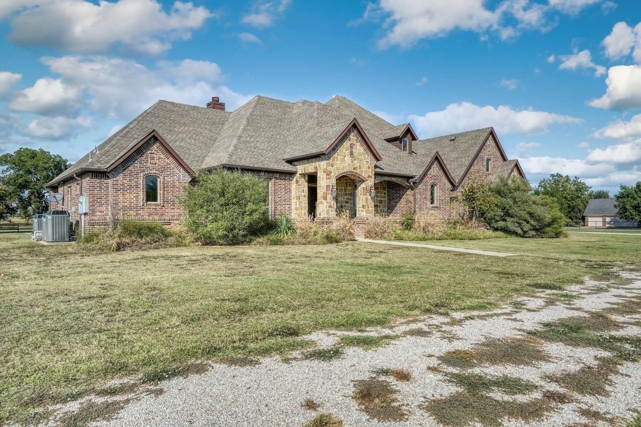 11445 Foutch Rd - Photo 3 of 40