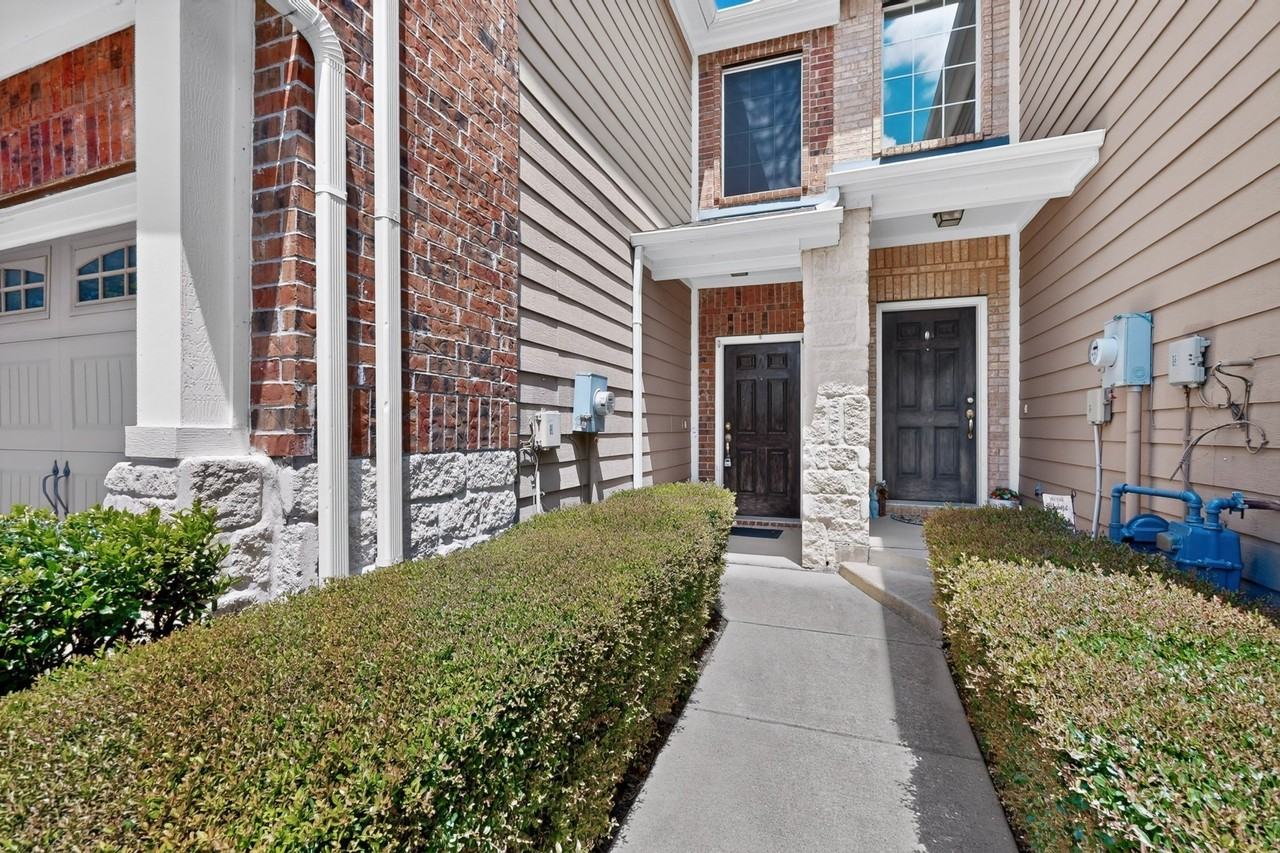 8712 San Bernard St - Photo 3 of 38