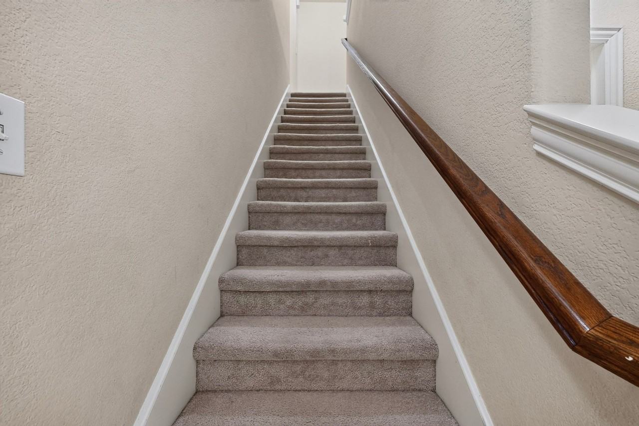 8712 San Bernard St - Photo 4 of 38