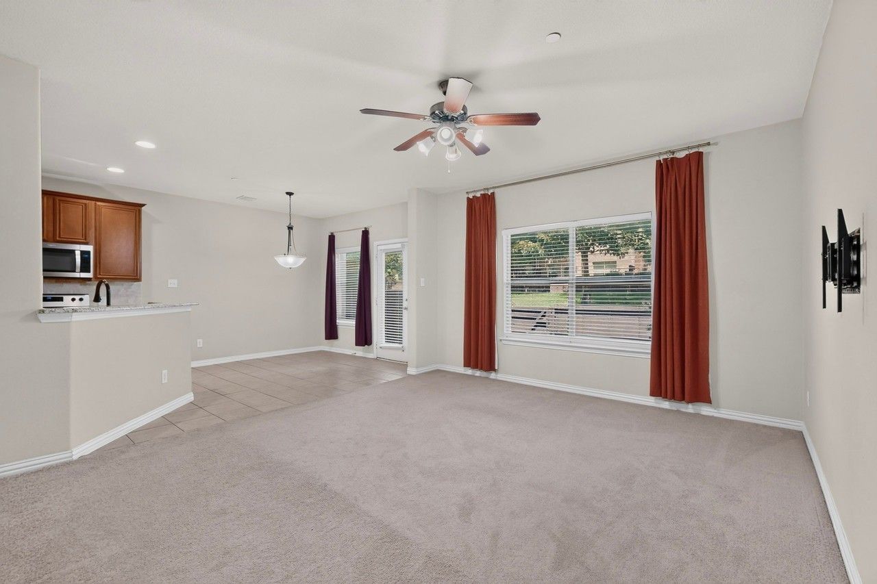 8712 San Bernard St - Photo 6 of 38