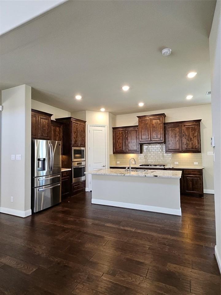 7378 Joshua Rd - Photo 4 of 25