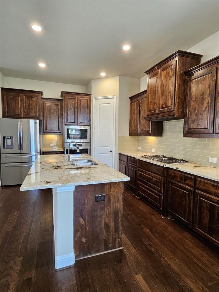 7378 Joshua Rd - Photo 5 of 25