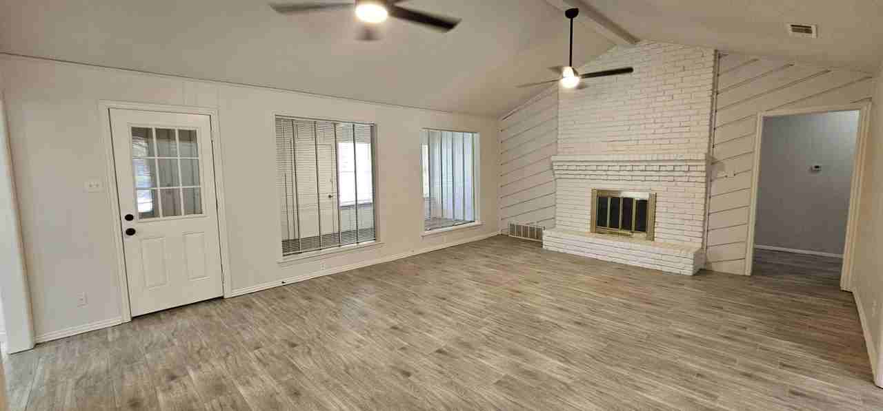 1204 Laurie Ave - Photo 3 of 32