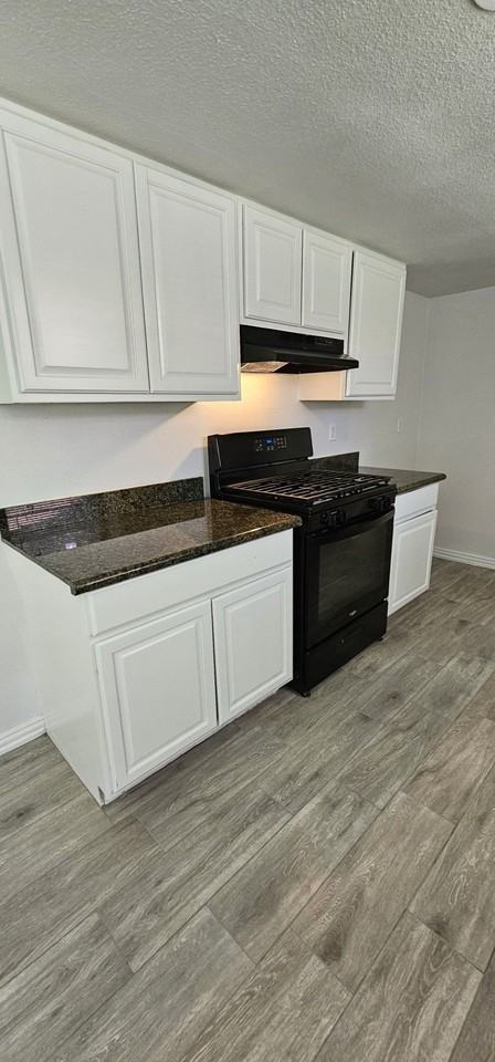 1204 Laurie Ave - Photo 4 of 32