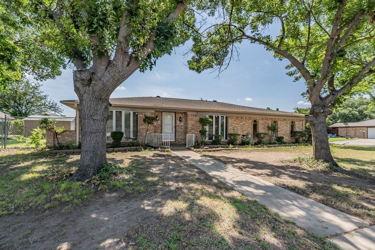 2863 Hitson Ln - Photo 2 of 37